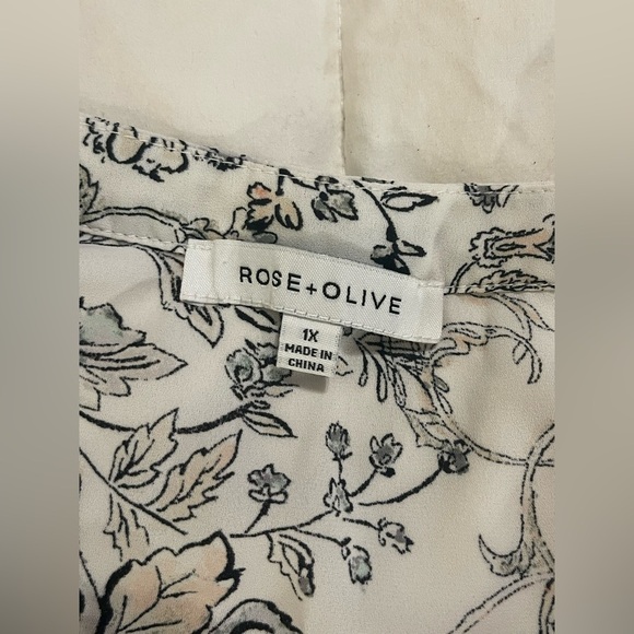 Rose & Olive Women’s Floral Top - Black and Cream | Size 1X - Picture 2 of 8